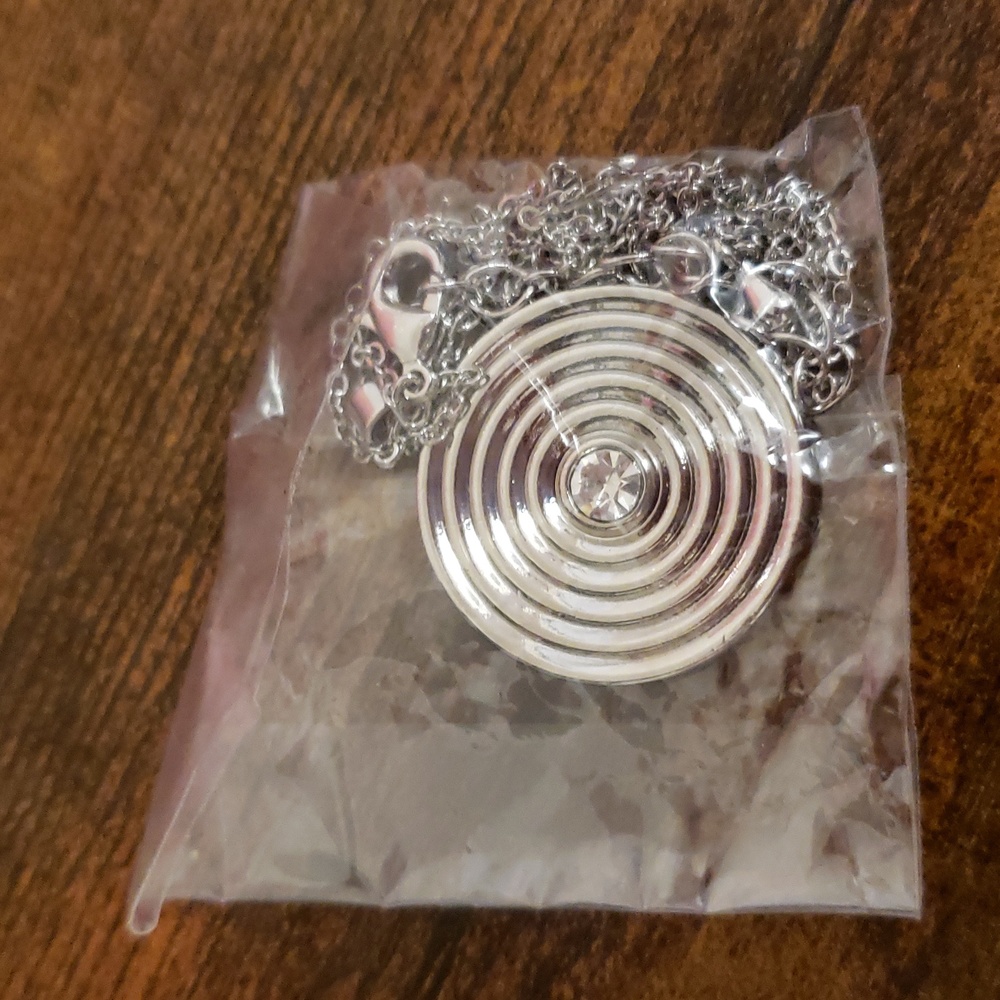 Brand new necklace